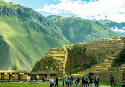 Exploring the Sacred Valley of the Incas: Archaeological and Cultural Treasure of Peru