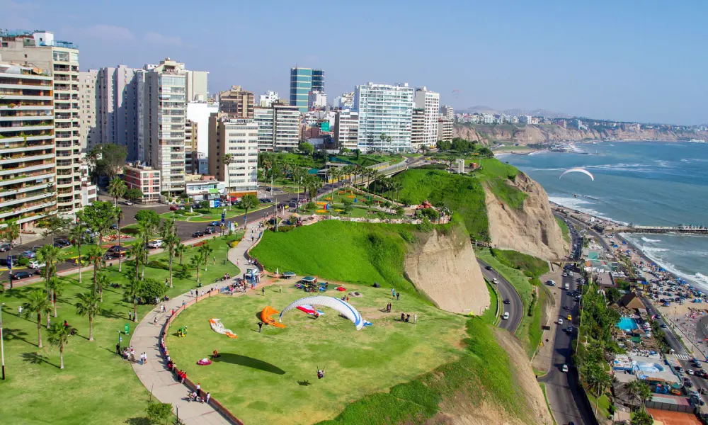 Raimondi Park in Miraflores