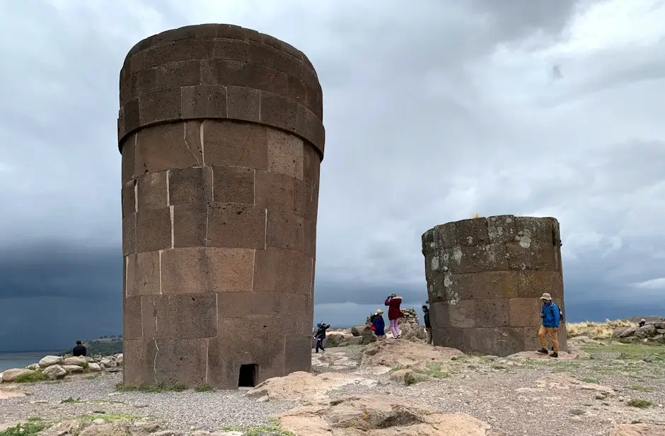 Sillustani_chullpa